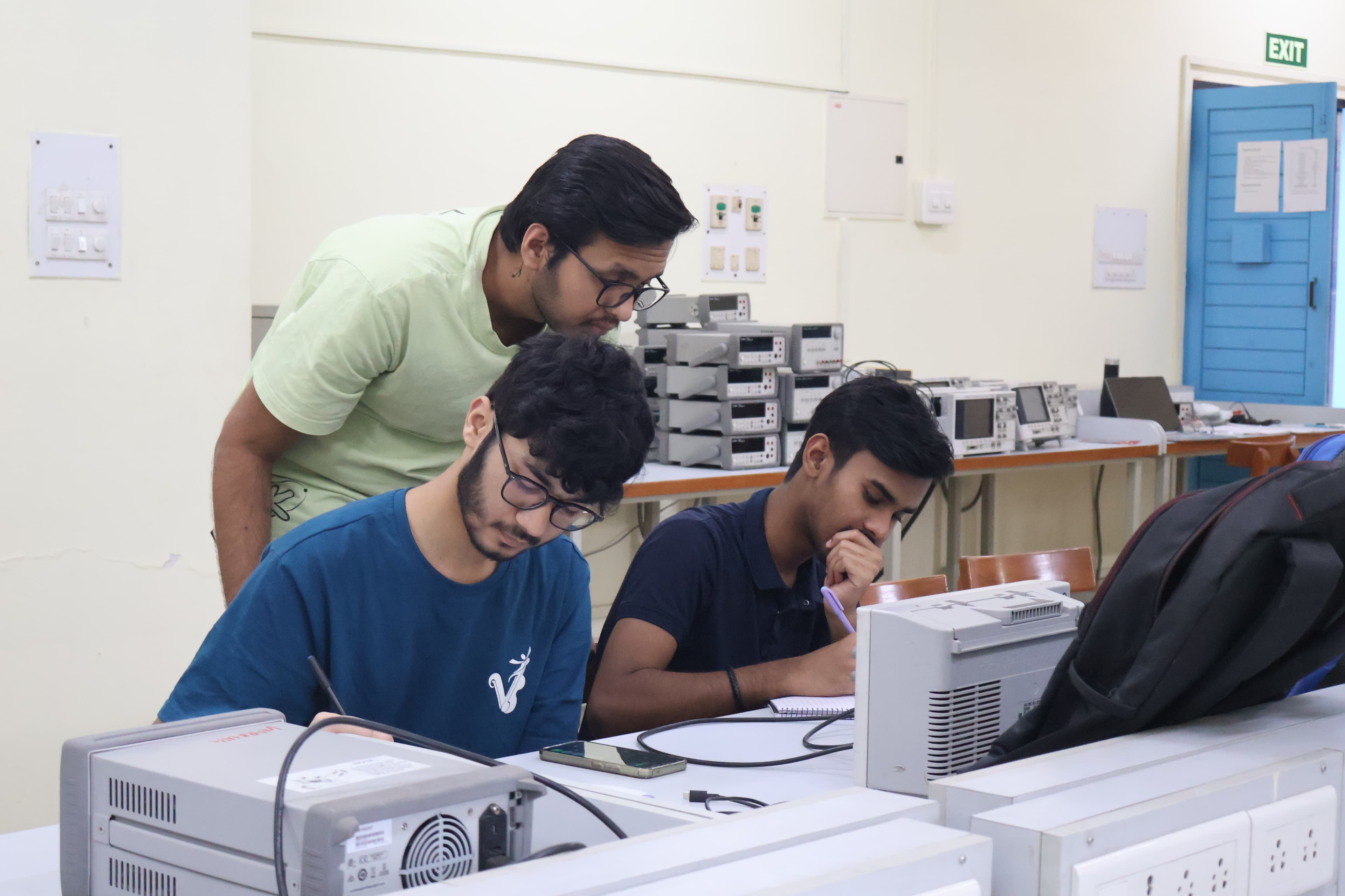 Electronics Labs view 3